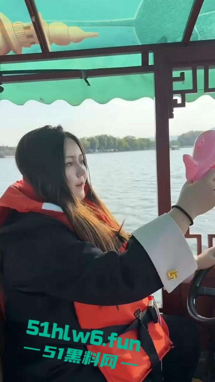 上海老鸡婆坑骗小鸡婆,高价整容吃回扣聊天记录曝光,俩骚逼互怼挺有意思 。-9