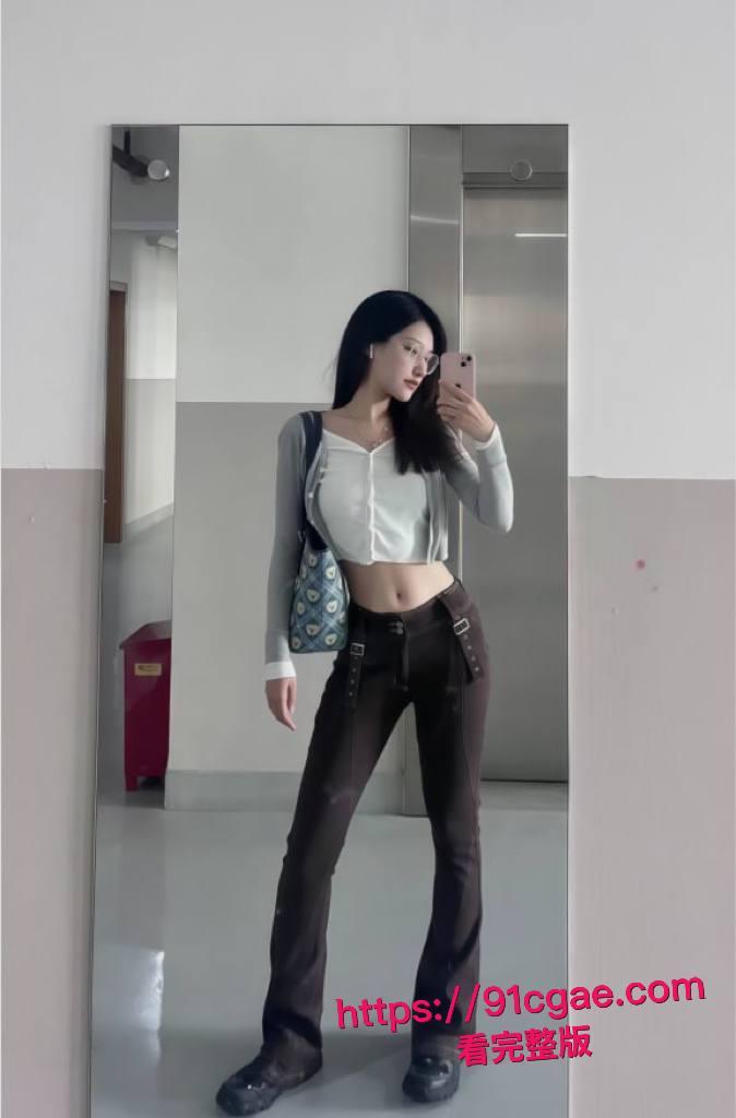 上海浦东富二代包养高级外围女神，高冷女王床上调教臣服，翘臀射精福利全曝光！-2