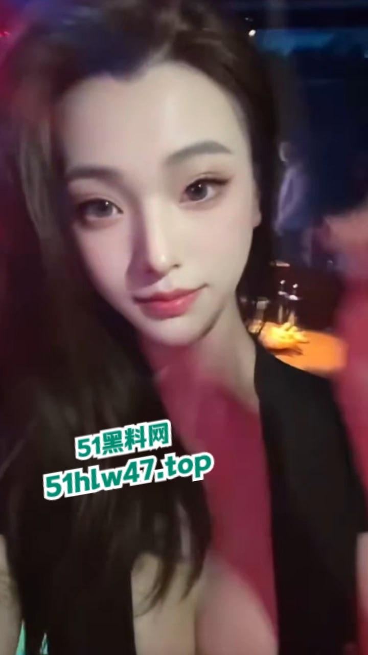 身高175cm的舞蹈生【sam老师】拍裸照曝光，抽取随机粉丝宾馆私会插穴。-4