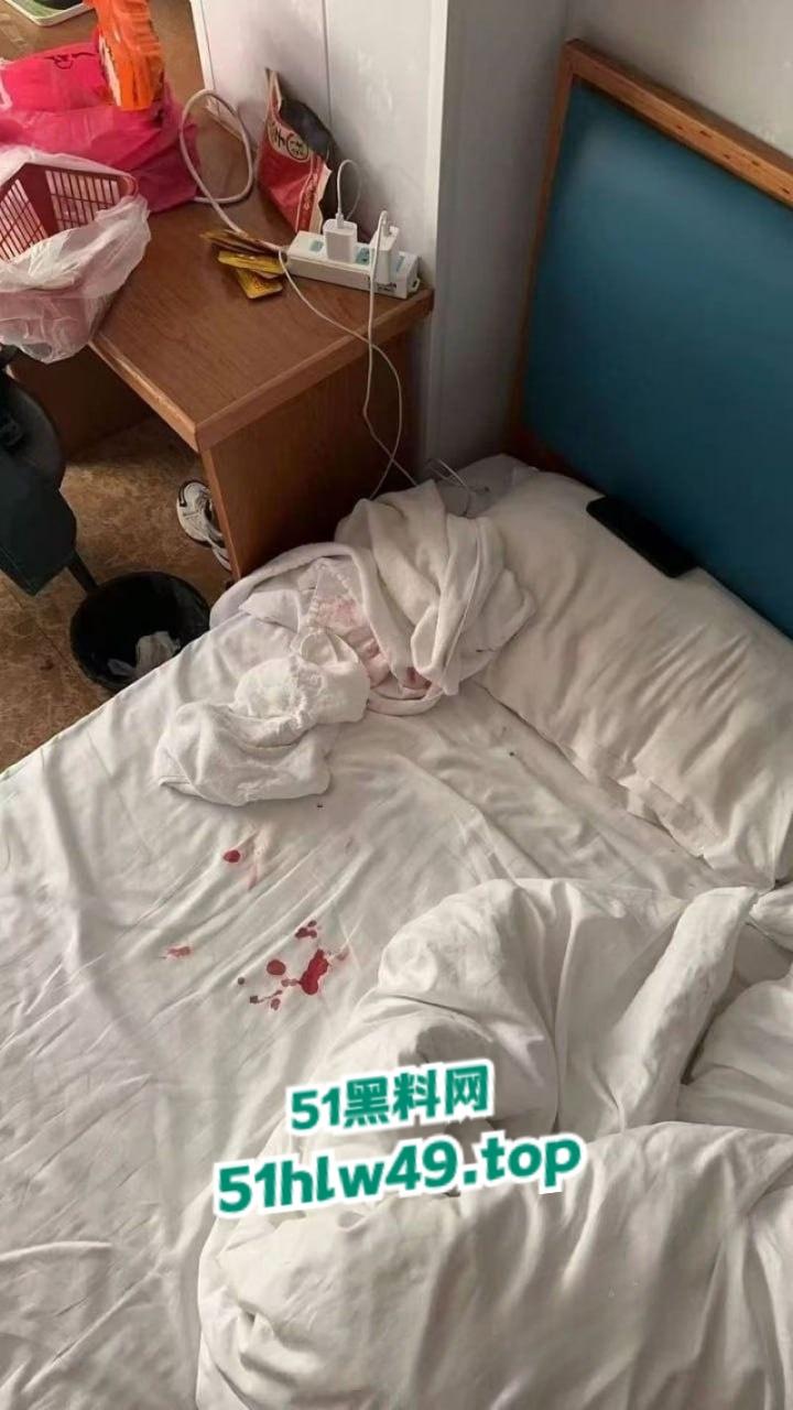 苏州科技大学【馨馨】04年极品女大学生，勤工俭学化身成金主母狗，聊天记录和做爱视频被曝光。-11