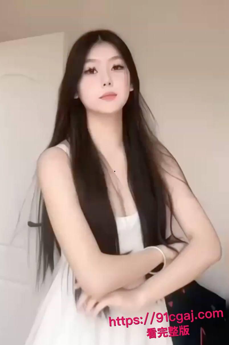 重庆第一双语学校极品骚货吕家亿琳脚踏多条船曝光！有男友还外面约炮，视频泄密口交爆操！-2