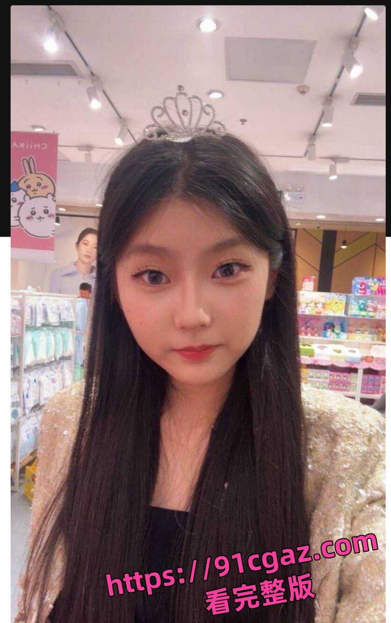 重庆第一双语学校极品骚货吕家亿琳脚踏多条船，有男友还在外面约炮遭炮友曝光-4