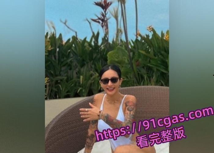Ig42万粉潜水教练 梁云菲 约炮多金学院性爱视频流出 巨乳狂晃被猛操 超大奶子爽爆全场-3
