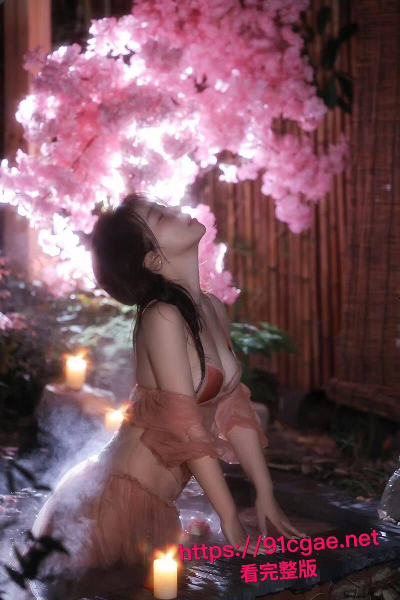 顶级回归！高端外围天花板悠悠复出，白丝腿环被主任暴力颠勺，沙发狂操攻速拉满直接干到飞起！-8