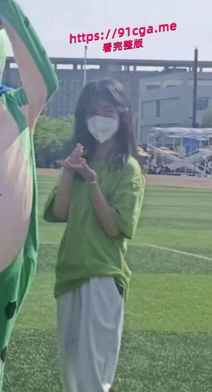 热心瓜友晒出与骚逼前女友的开房记录以及各种全裸自拍-5